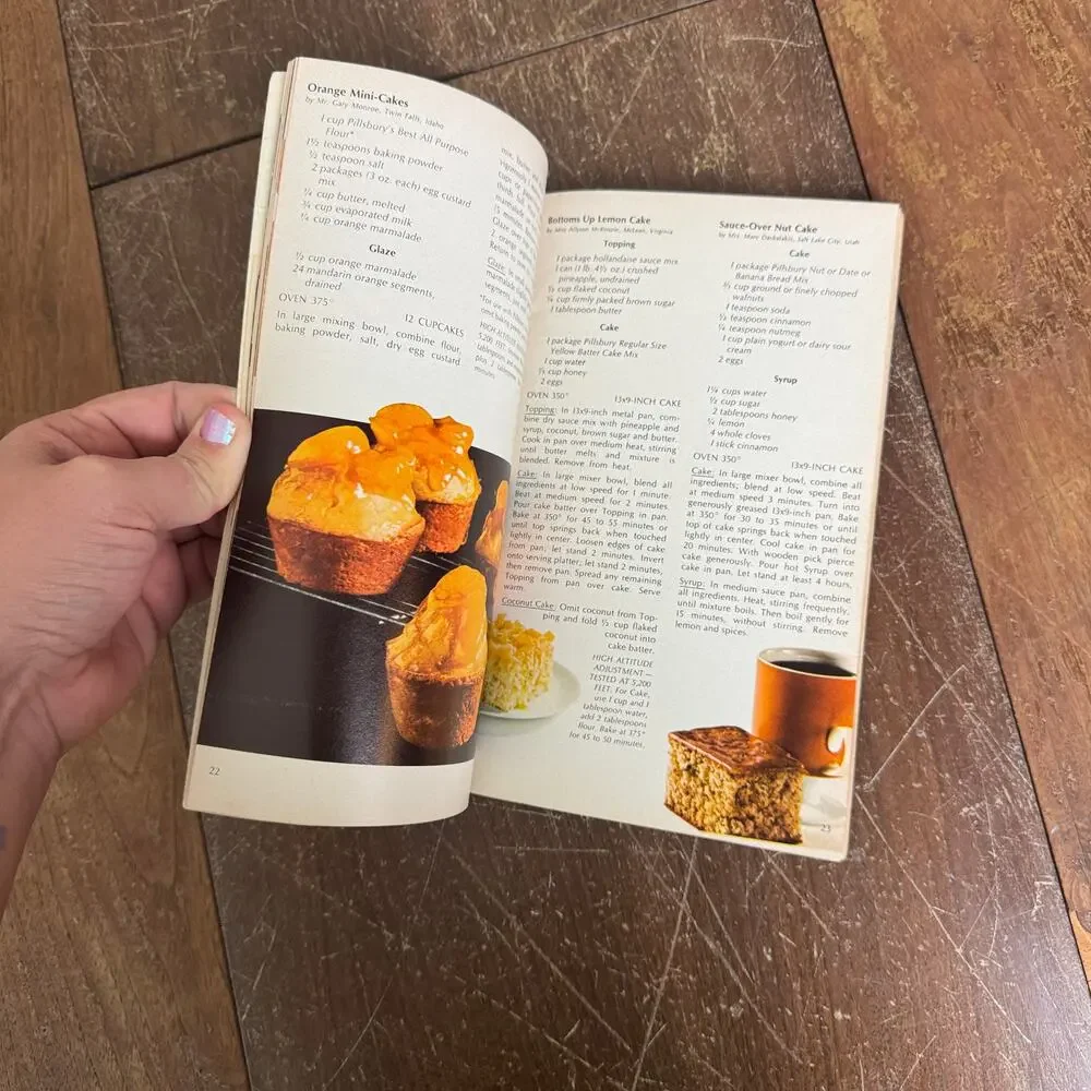 1968 19th Annual Bake Off Cook Book Pillsbury Recipe Book Pies Main Dishes Cakes